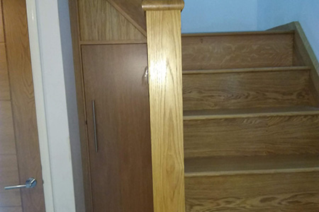 L shape staircase with glass